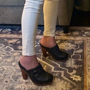 Lauren Ralph Lauren Black Leather Mule/Clog Heels